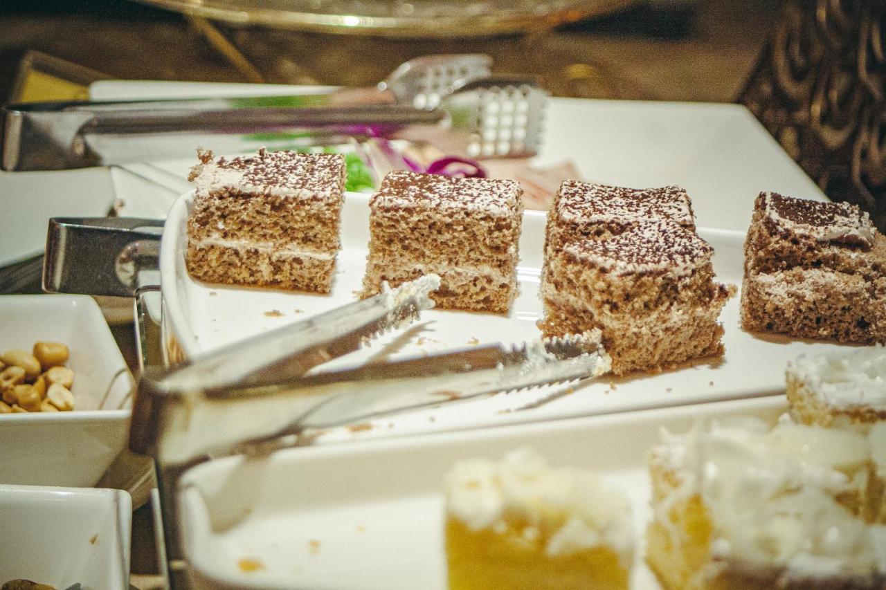 Golden Silk Boutique Hotel Ханой Екстериор снимка
